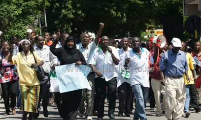 Teachers stage a demonstration in Mombasa on Thursday. Photo/ CAPITALFM