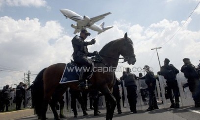 Teachers disrupt access to Mexico City's international airport/AFP