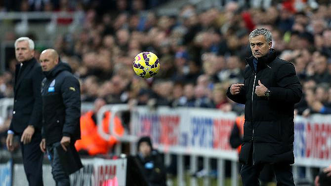 Chelsea's Jose Mourinho was named the English Premier League Manager of the Year on Thursday after leading the Blues to the title.