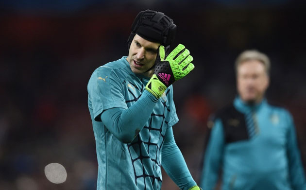 Cech picked up a muscular problem at the end of the game against Swansea, Wenger