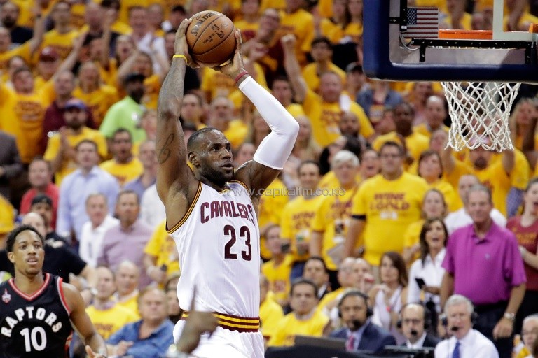 LeBron James of the Cleveland Cavaliers goes up for a dunk against the Toronto Raptors in game five of the Eastern Conference Finals. PHOTO/AFP.