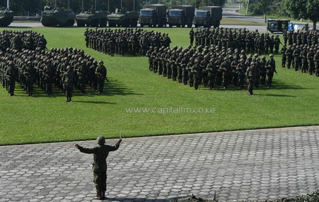 Brazilian Navy members exercise security measures as part of defense maneuvers against a possible terrorist attack-PHOTO/AGENCIES