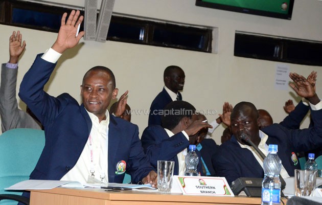 Delegates vote by acclamation during the FKF AGM at teh Kenya School of Monetary Studies on Cotober 15, 2016.PHOTO/Timothy Olobulu
