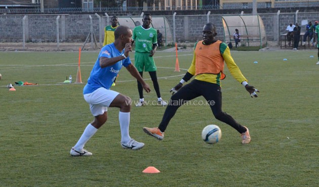 Gor Mahia head coach Jose Marcelo Ferreira takes part in training at the Camp Toyoyo ground on October 17, 2016.PHOTO/Timothy Olobulu