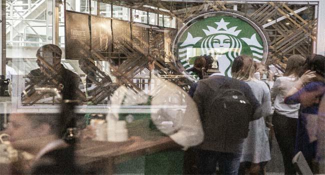 Starbucks opens its first branch in Sub-Saharan Africa, in Johannesburg on April 21, 2016/AFP 
