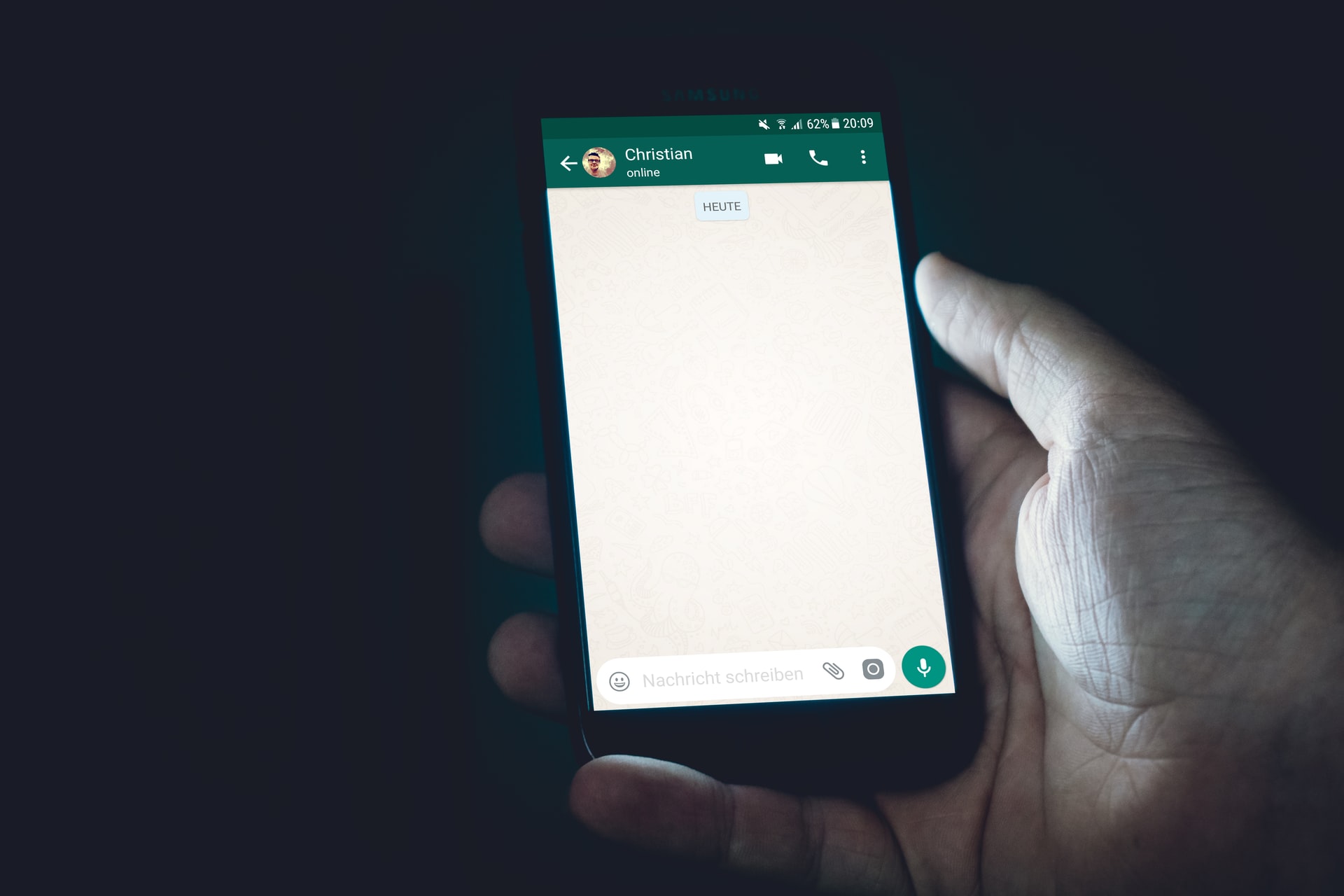 WhatsApp tests breaking free from smartphones