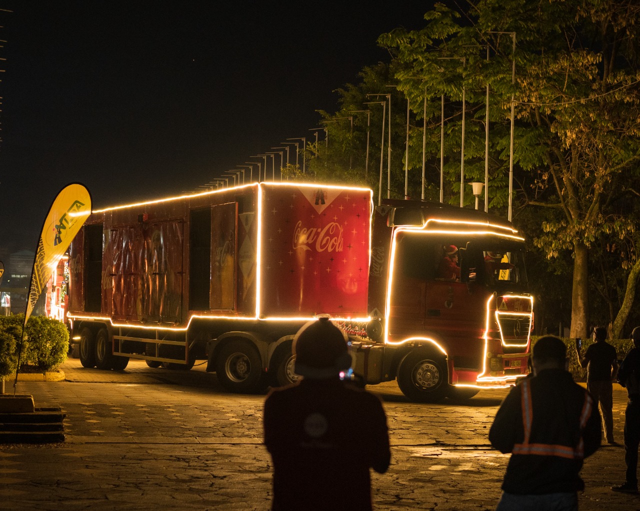 Coca-cola unveils real magic christmas campaign