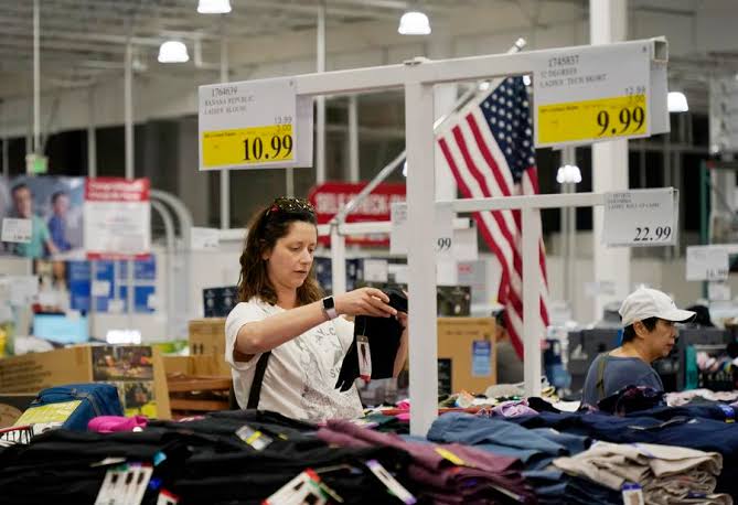 US unemployment rose in November to a four-year high