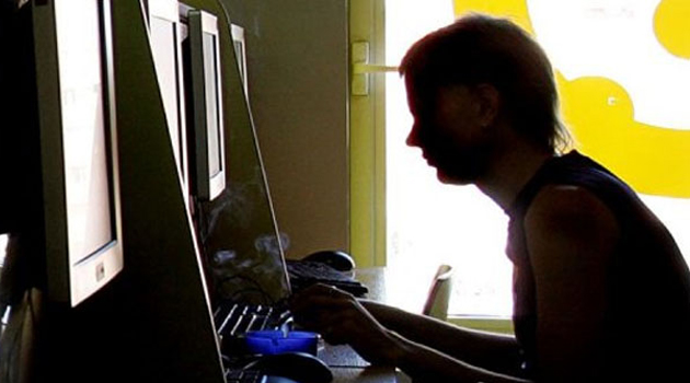 COMPUTER HACKER