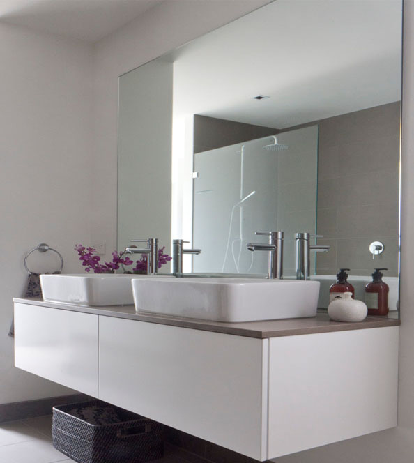 30 Cool Ideas To Use Big Mirrors In Your Bathroom