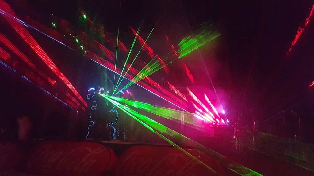 coke DANCERS IN LASER LIGHTS OUTFITS