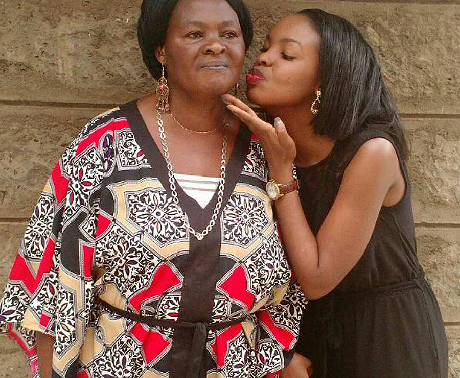 mama-receives-kisses-on-Val