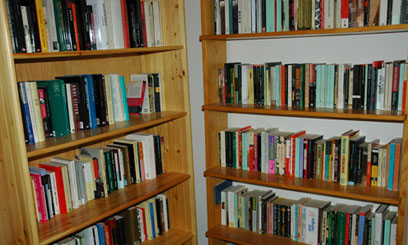 Shelf of books/FILE