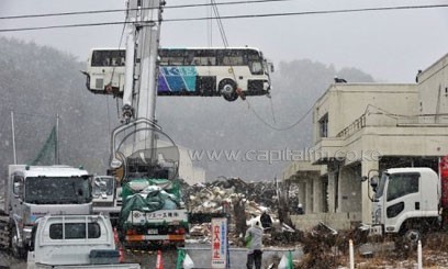 TSUNAMI-BUS-LIFTED