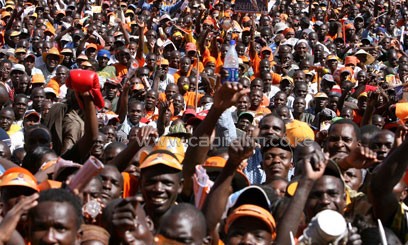 Voters at a campaign rally/FILE
