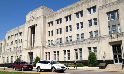 View of the US federal court house on June 4, 2013 in Norfolk, Virginia, where three Somali pirates are on trial/AFP