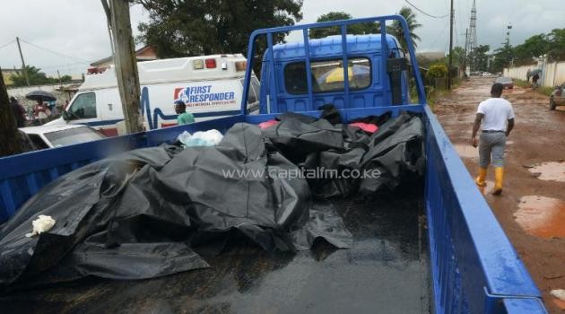 A truck carrying bodies of Ebola virus victims leaves the John Fitzerald Kennedy Hospital in Monrovia, Liberia, on September 6, 2014/AFP