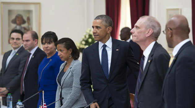 US President Barack Obama (C) attends a meeting with his Kenyan counterpart at the State House in Nairobi on July 25, 2015/AFP