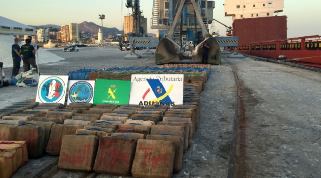 Some of the 500 bales of hashish resin seized by Spanish police on June 28, 2015, in the Malaga seaport/AFP 