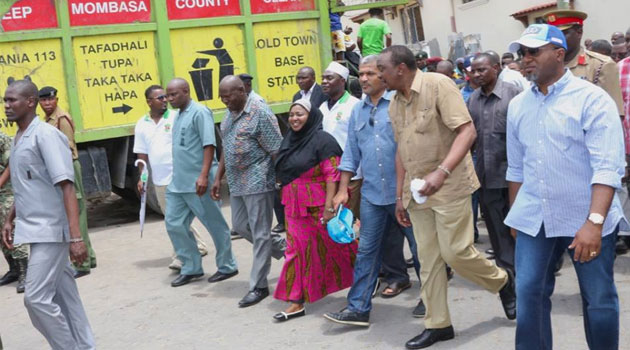 President Kenyatta addressed the traders outside the market before walking through the narrow streets of the Old Town up to the old port.