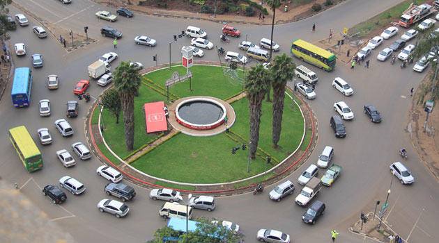 Kidero says they are convinced that traffic flow will change for the better in Nairobi once the new changes are made to be able to save motorists the agony of spending hours in traffic/FILE