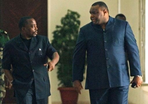 DR Congo presidential candidates Joseph Kabila (L) and Jean-Pierre Bemba pictured after holding talks at the presidential office in Kinshasa on November 7, 2006/AFP