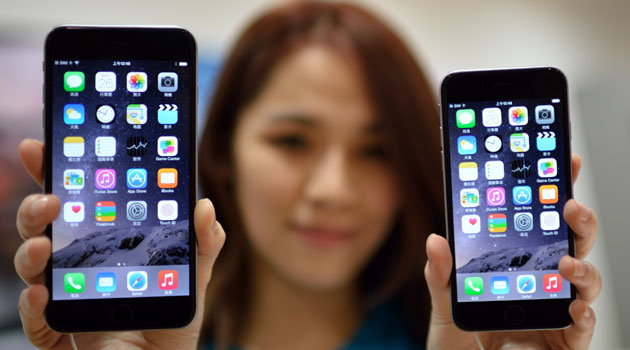 A research note shows that the previous models, iPhone 6 and iPhone 6 Plus, enjoyed stellar sales before the new handsets were released in September, which may encroach the market expansion of new models/XINHUA-File