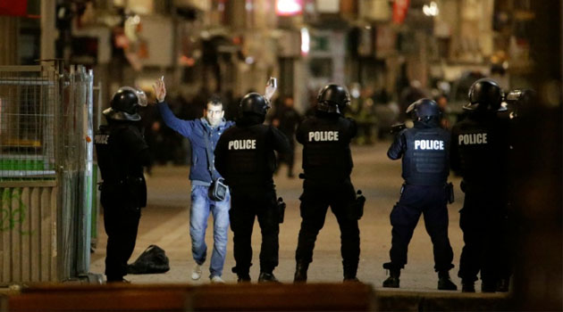 Police conduct an anti-terror operation in the Paris suburb of Saint-Denis on November 18, 2015, five days after the deadly terror attacks in the capital  © AFP