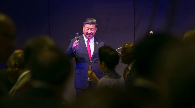 President Xi toasts with African leaders during a welcoming dinner on Thursday. Photo/ PSCU