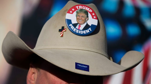 Supporters take part in a Truckers for Trump event in Des Moines, Iowa, on January 28, 2016 © AFP/File