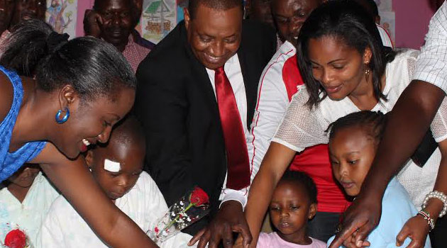 Flying Squad officers mingled freely with children admitted to the Getrude's Children's Hospital in Muthaiga, Nairobi. Photo/CORRESPONDENT.