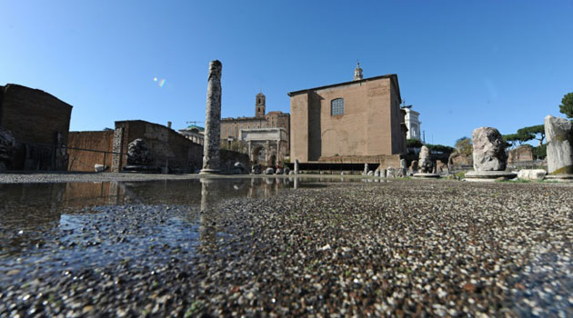 A view of the Roman forum taken after the rain on November 11, 2010 in Rome/AFP