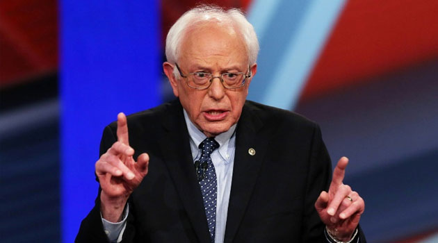 Democratic presidential candidate Senator Bernie Sanders speaks during a town hall meeting on February 3, 2016 in Derry, New Hampshire /AFP