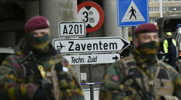Soldiers control access to Brussels airport on March 29, 2016/AFP