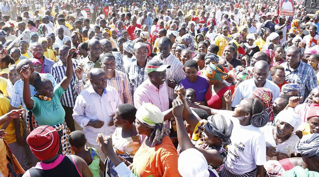 The candidates Peter Ponda of Chama Cha Uzalendo (CCU) and Fuad Kombe of Federal Party of Kenya said they have resolved to drop from the race to support the Jubilee candidate/DPPS