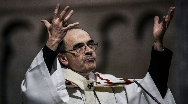  Archbishop of Lyon, Cardinal Philippe Barbarin, leads a mass on April 3, 2016/AFP