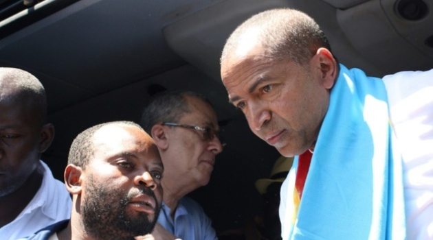 Opposition figure Moise Katumbi (R) arrives at the courthouse in Lubumbashi, DR Congo on May 13, 2016/AFP-File