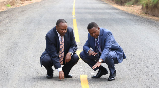 Mutua with Kericho Governor Chepkwony who was on a tour of Machakos tour on Wednesday/COURTESY