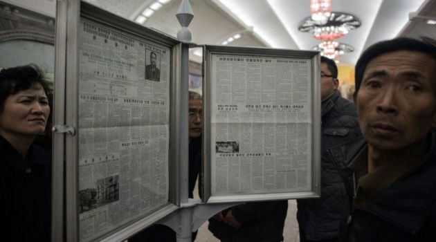 North Koreans learn of the death of former Cuban leader Fidel Castro as the country begins three days of mournng on November 28, 2016/AFP