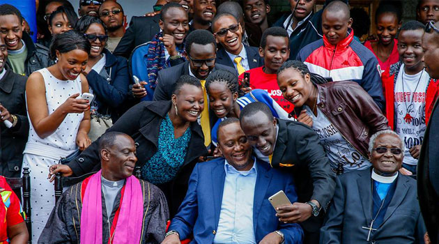 President Kenyatta with PCEA Muteero Church, Karen youth/PSCU