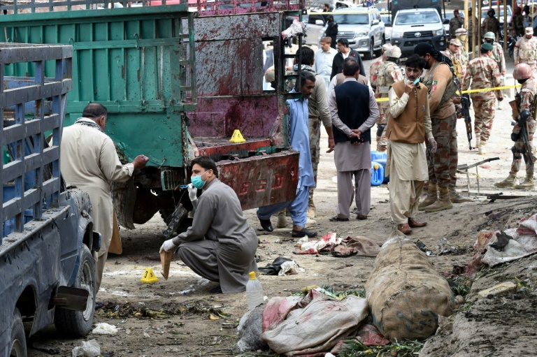 Suicide blast rips through Pakistani fruit market, killing 20 » Capital News 6949735a6ebf984f8110c5c3fc3ef7d54ea273f6 - Suicide blast rips through Pakistani fruit market, killing 20 » Capital News