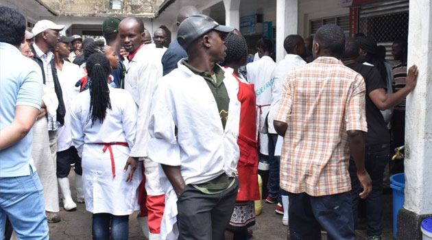 City Market standoff persists as stall owners clash with hawkers CITY MARKET CHAOS - City Market standoff persists as stall owners clash with hawkers