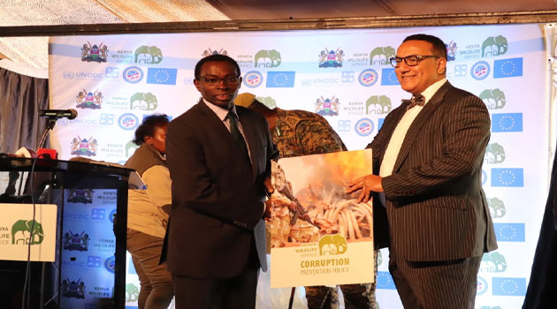 https://www.capitalfm.co.ke/news/files/2019/12/BALALA-AND-KWS-DG.jpg