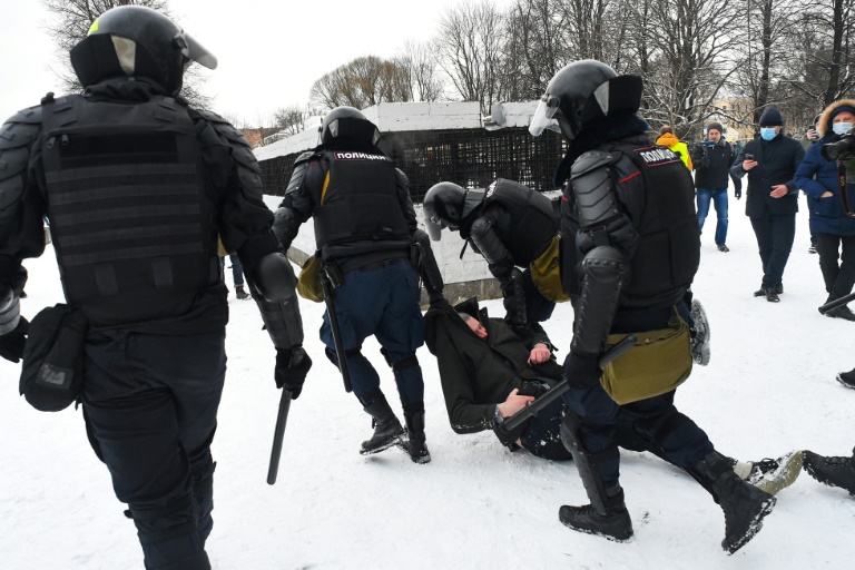More than 4,800 held as Russian police clamp down on protests » Capital News