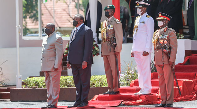 President Kenyatta welcomes Burundi’s Ndayishimiye at State Lodge Kisumu » Capital News