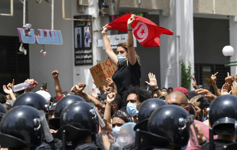 Clashes in Tunisia after president ousts PM amid Covid protests » Capital News