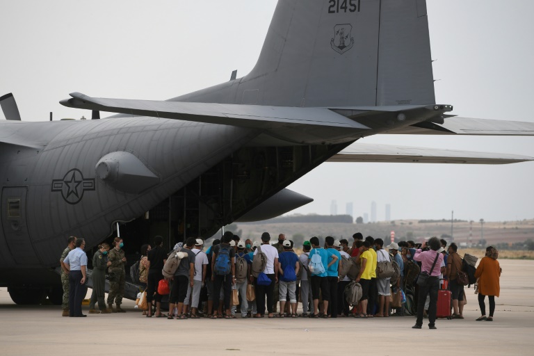 Afghans race to flee Taliban after Biden confirms airlift deadline » Capital News