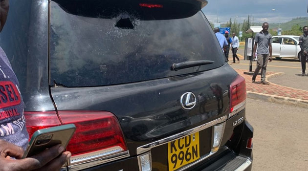 Ruto's rear windscreen smashed in Kondele chaos as motorcade faces  resistance » Capital News