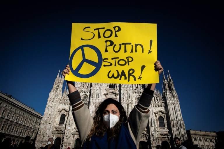 ‘Russia out!’ Worldwide protests in solidarity with Ukraine » Capital News