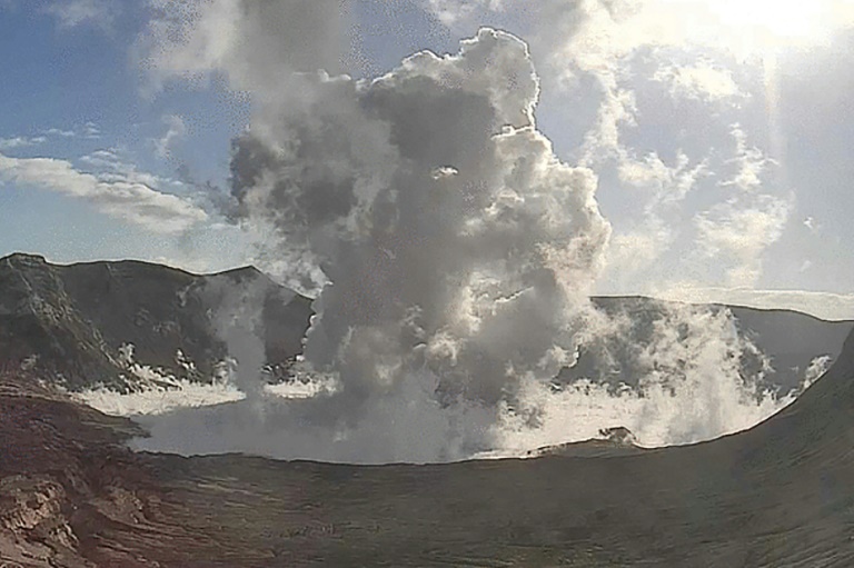 Thousands flee after Philippine volcano erupts » Capital News